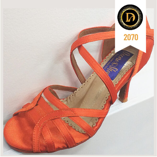 2070 - Dama Latino - Salsa - Bachata - Image 4