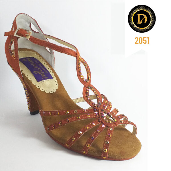 2051 - Dama Latino - Salsa - Bachata - Image 3