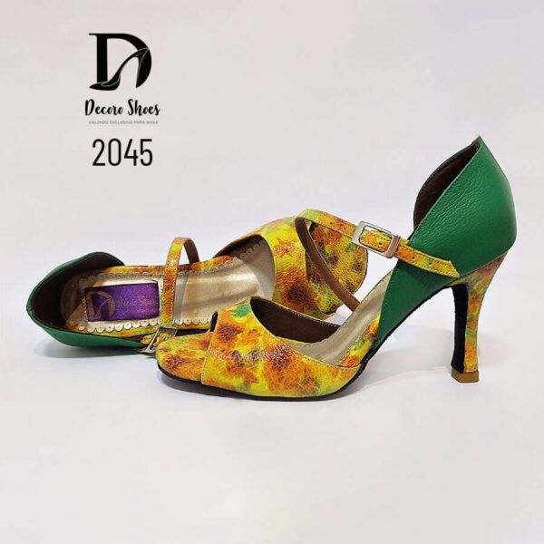 2045-2 Dama Tango